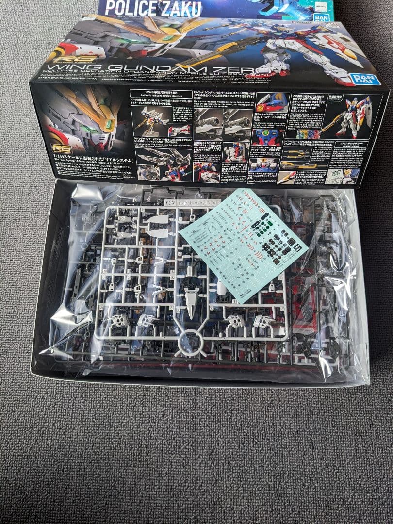 RG　ウイングガンダムゼロ　軍警ザク