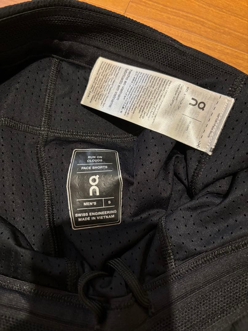 On Run On Cloud Pace Shorts メンズ S