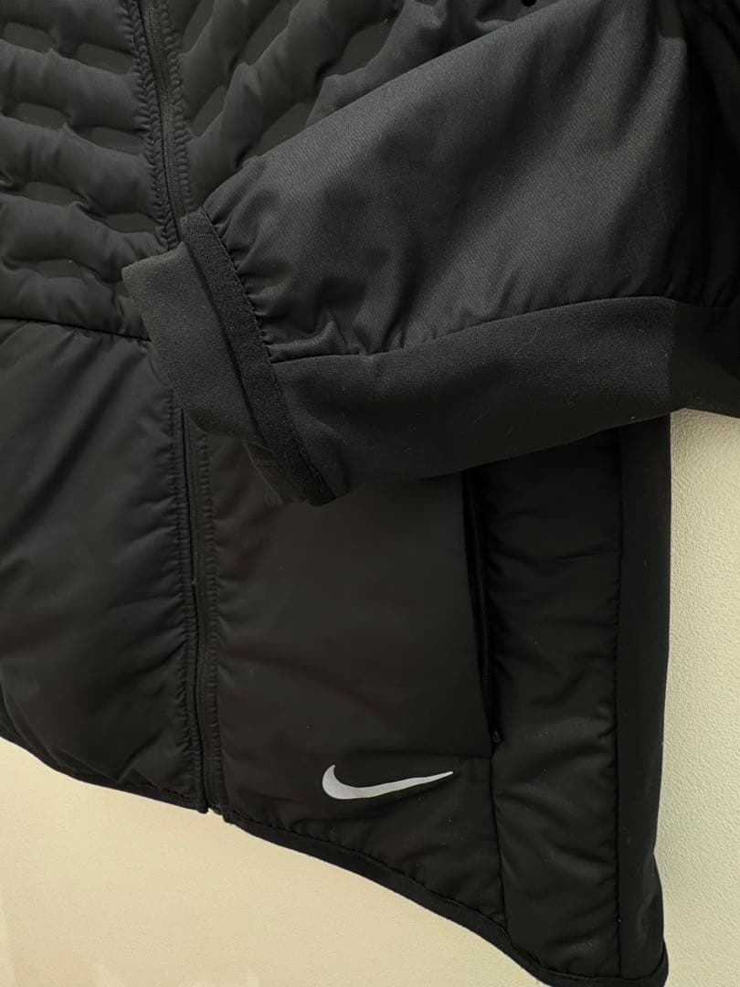 【美品】Nike running Aeroloft ブラック S サイズ　ダウン