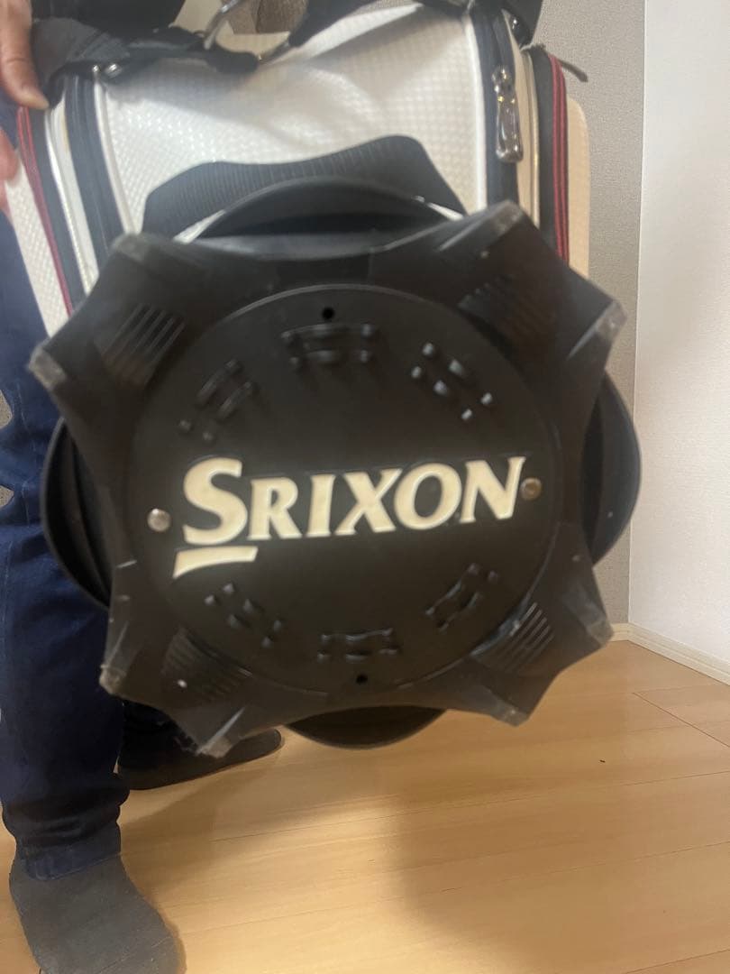 【美品】スリクソン キャディーバッグ　GGC-S143