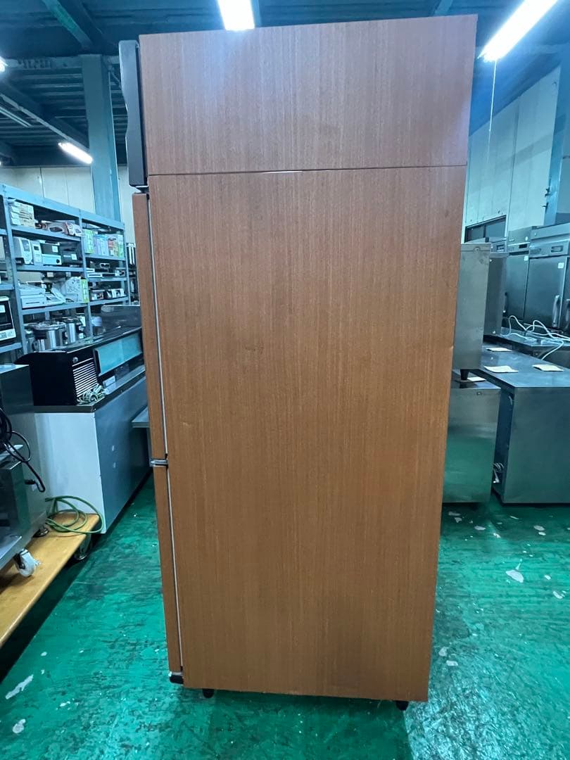 2010年 ホシザキ縦型冷蔵庫 3相200V 900x800x1910