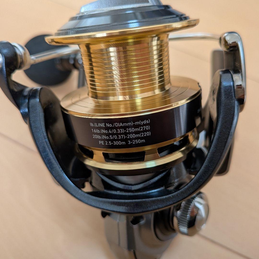 ダイワ　Daiwa　ヴァデル　4000H　リール