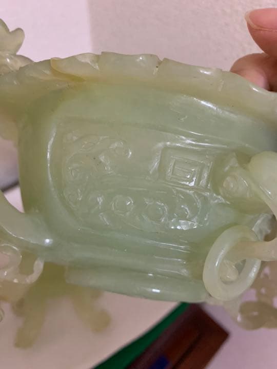 工芸品　玉の彫刻　香炉