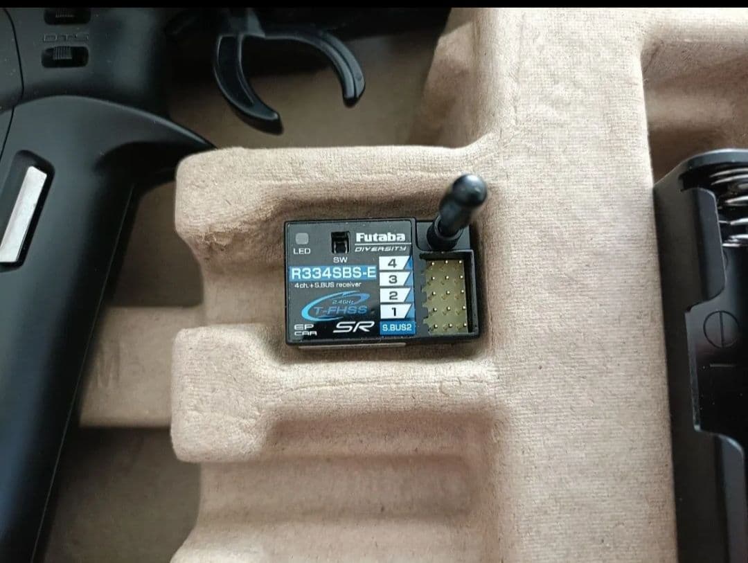 フタバ 4PM T/Rセット(R334SBS-E)×1 電池BOX 4PK用