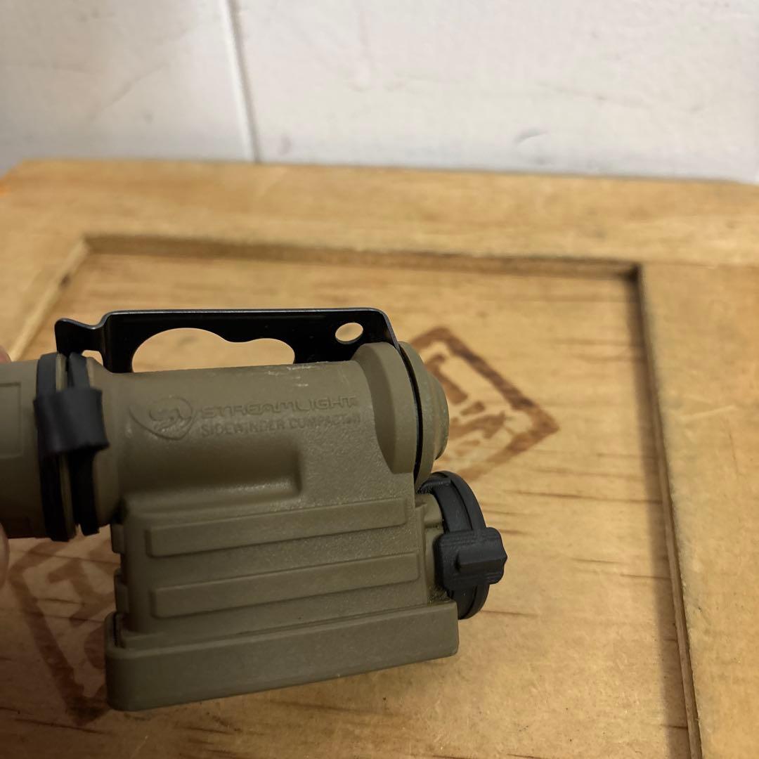 米軍　実物STREAMLIGHT SIDEWINDER COMPACT II ②