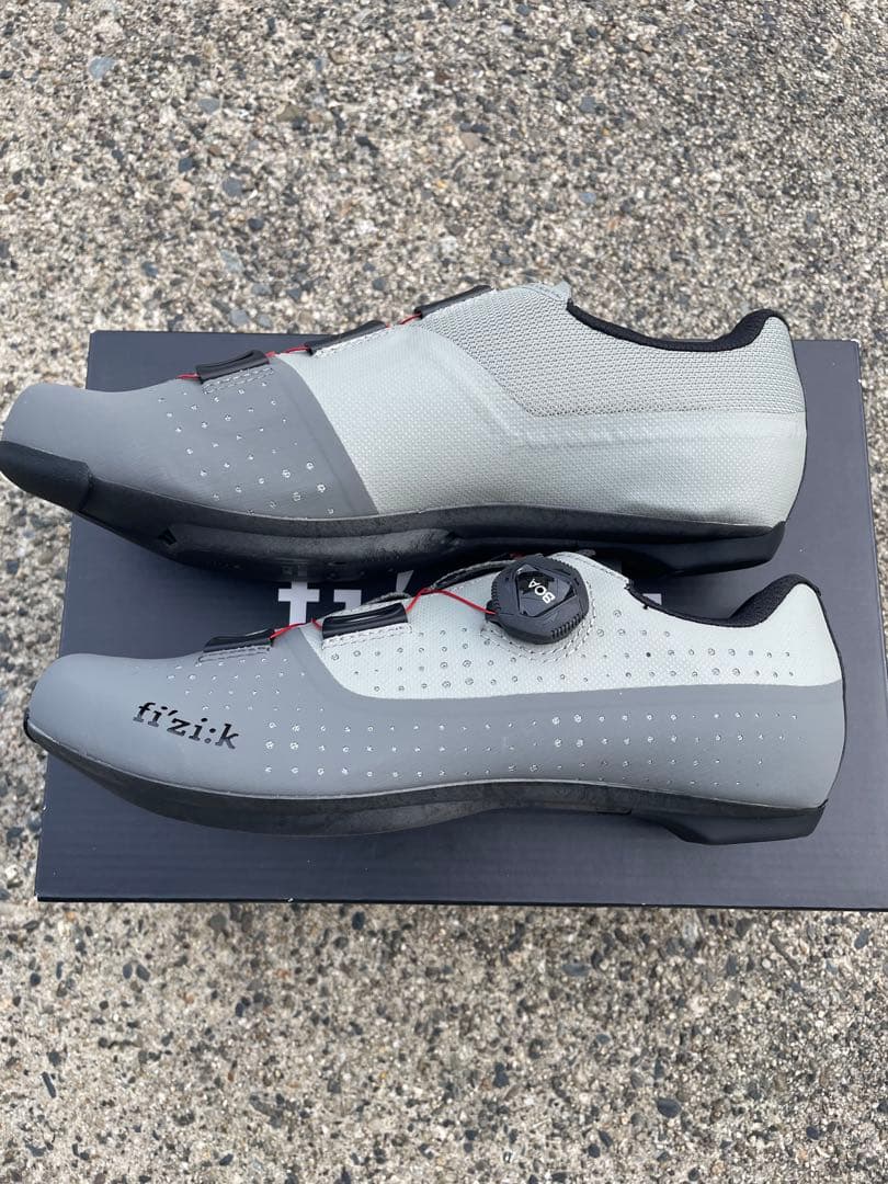 T*y様 fizik テンポオーバーカーブＲ4 グレー/レッド