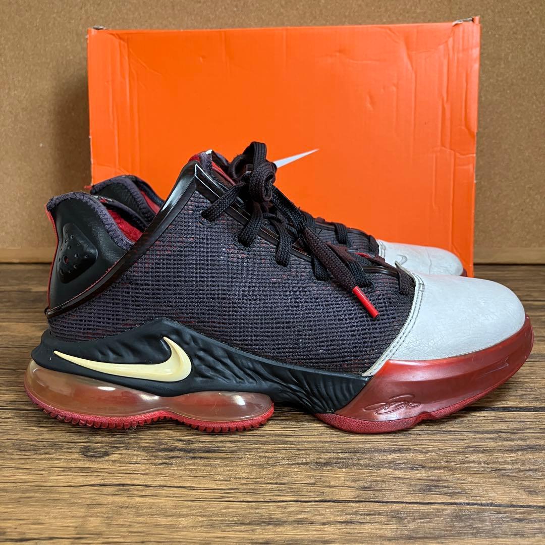 （K25767）ナイキ レブロン・ジェームズ 19 26.0㎝ バスケットボール