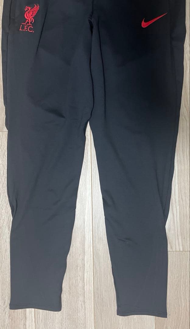NIKE リバプール　Liverpool トラックパンツ　トレーニングパンツ