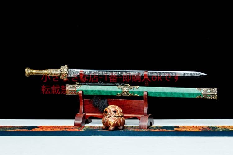 竜漢の剣に乗る    古兵器 武具 刀装具 日本刀 模造刀 居合刀