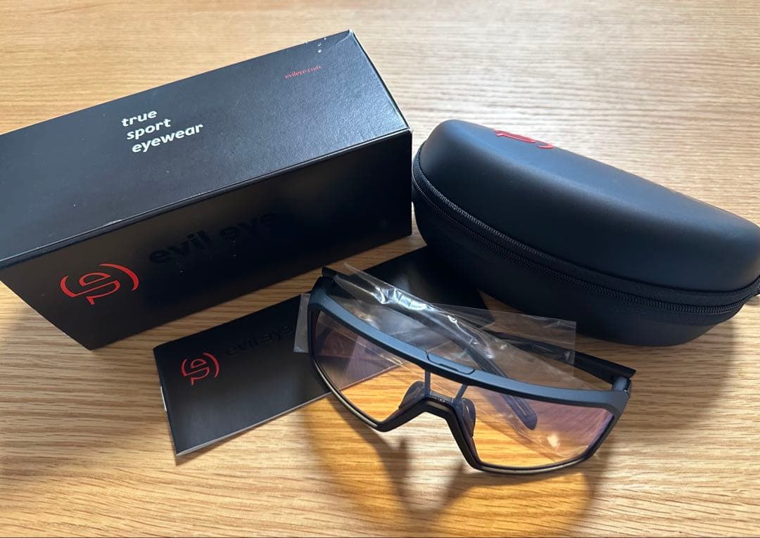 Evil Eye イーブルアイ e037スポーツサングラス ブラックS/L 調光