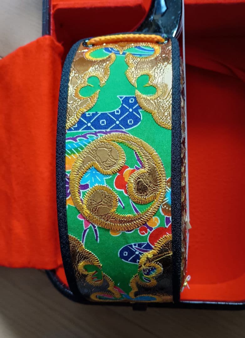 ヘビ皮 三味線本体 3弦 ケース付き