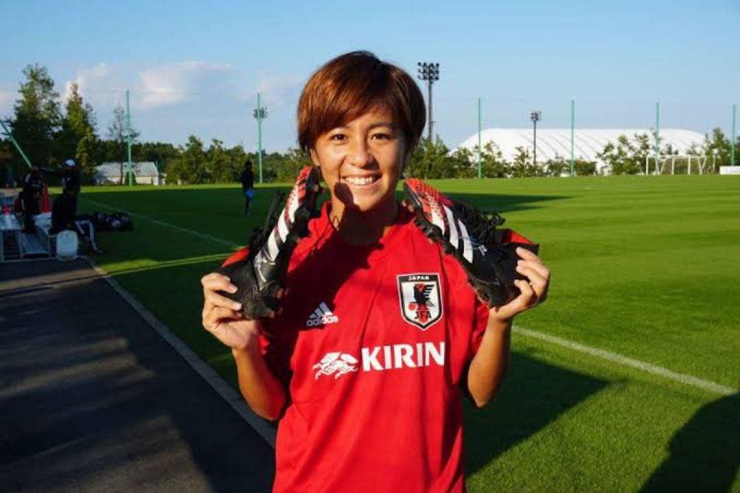 岩渕真奈　直筆サイン　実使用スパイク　日本代表　なでしこジャパン　証明書付き