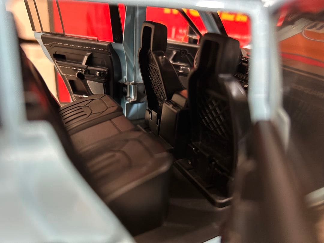 新品 希少 1/18 ランドローバー ディフェンダー Golf カスタム 仕様