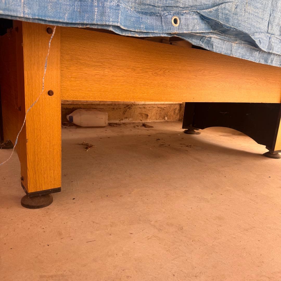 ビリヤードテーブルとキュー4本セット