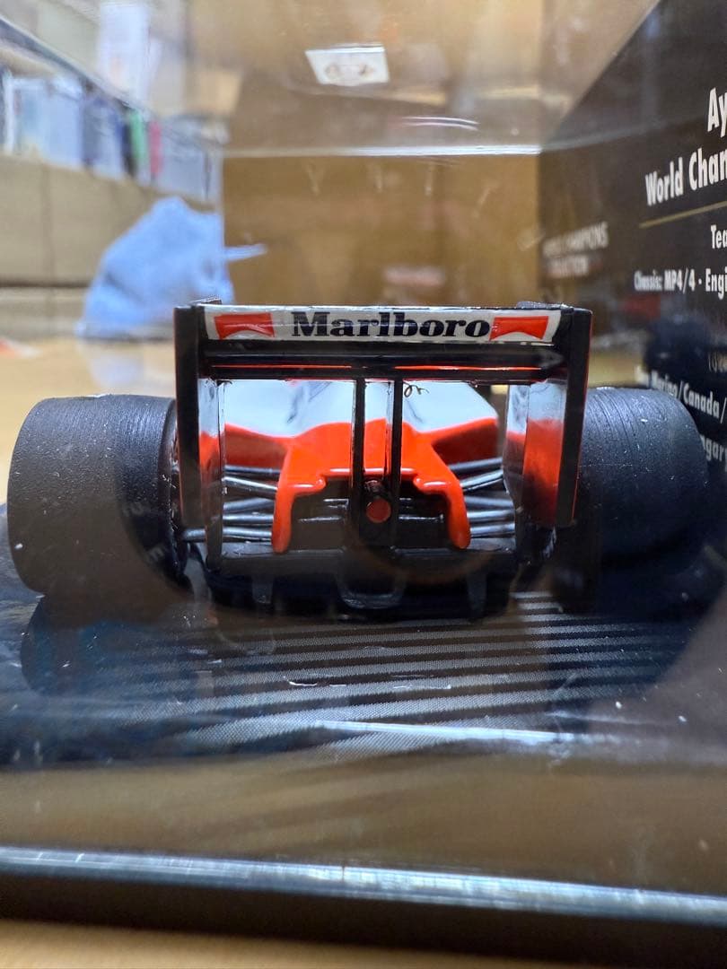 1/43 F1ミニチャンプス　マクラーレン MP4/4