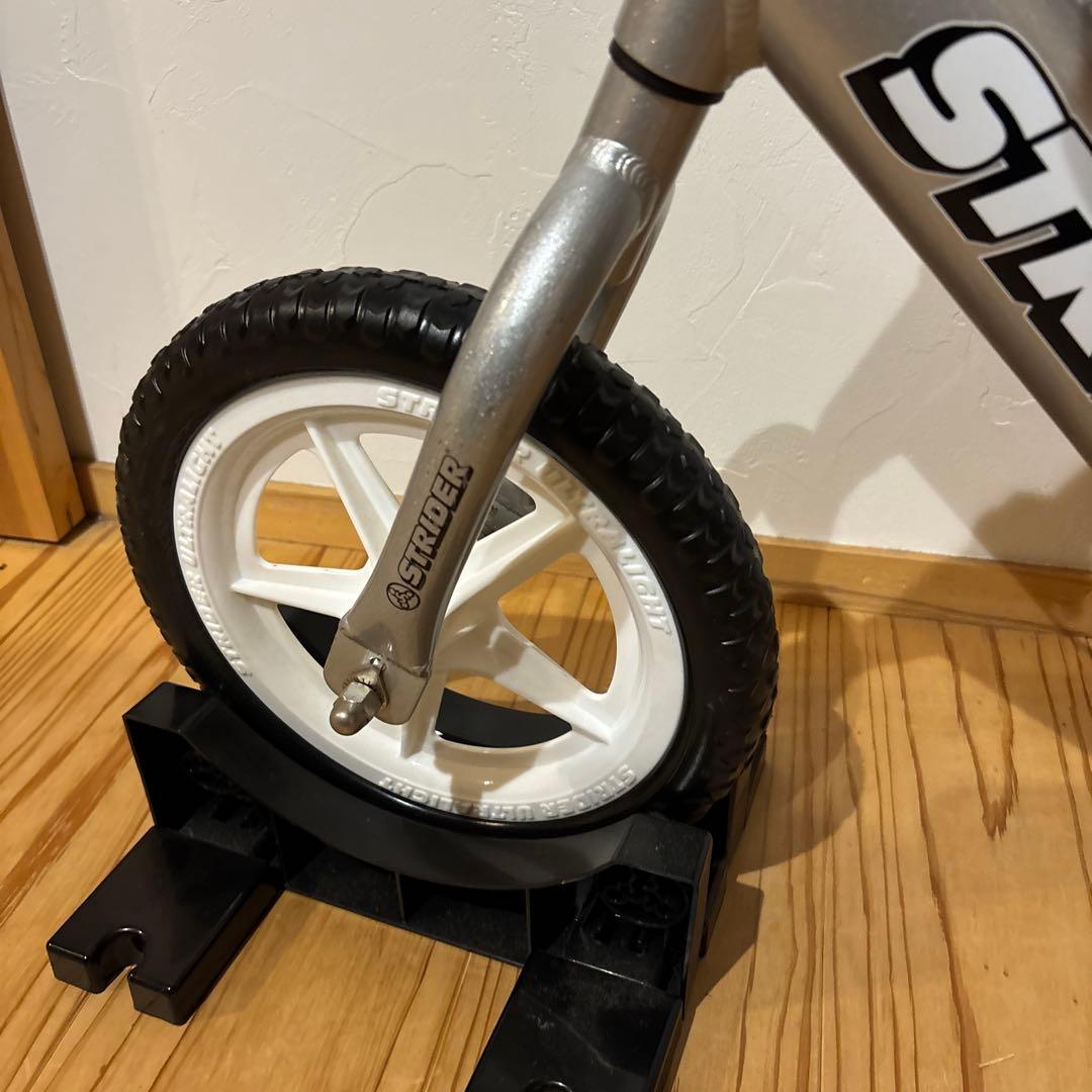 STRIDER Proバランスバイク シルバー