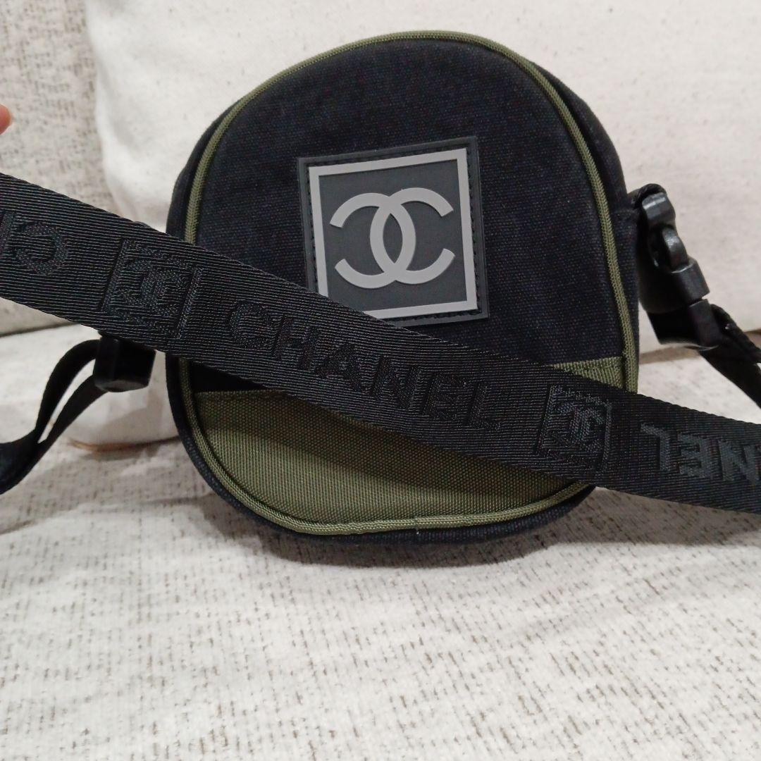 CHANEL ショルダーバッグ ブラック・オリーブ