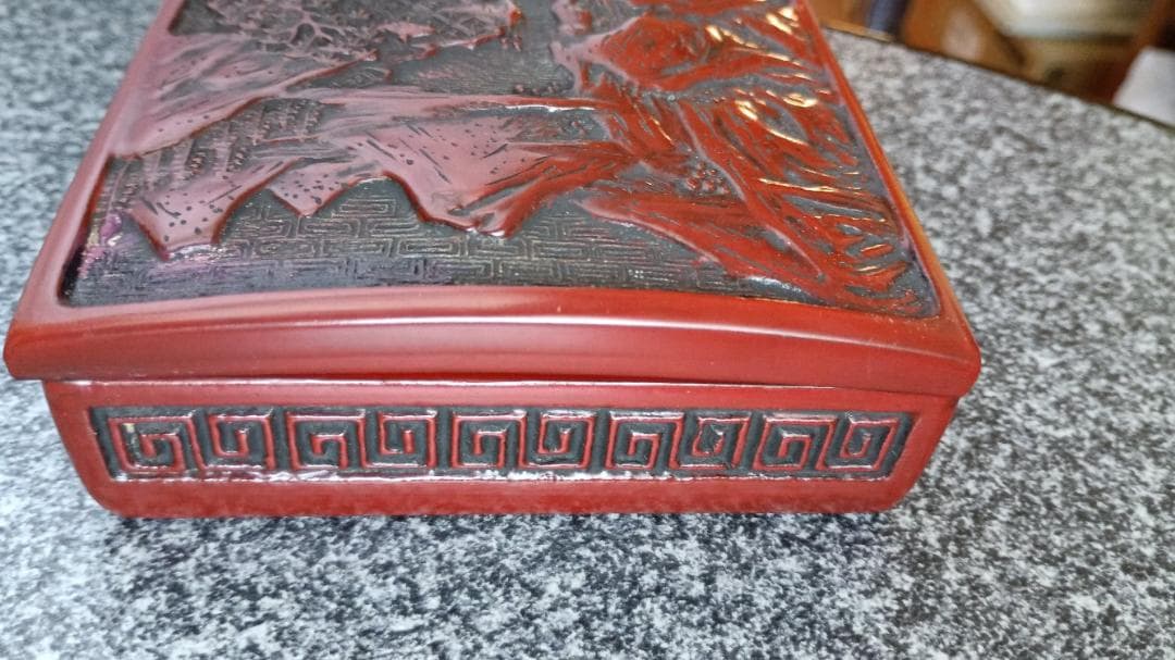 逸品・仙台永楽堆朱文箱　大正～昭和初期／家族を繋ぐ美術工芸品