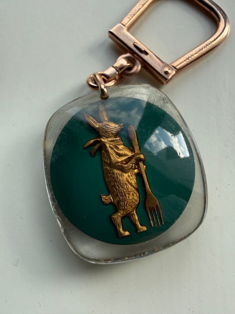 ブルボンキーホルダー LA GRIGNOTIERE ウサギ　レストラン