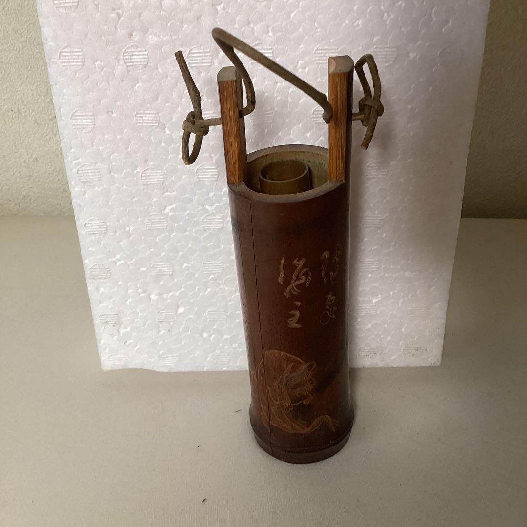 伝統竹工藝品　　讃岐竹一刀【西村秋峯彫　竹花瓶】現代名工に登録【秋峯刀】