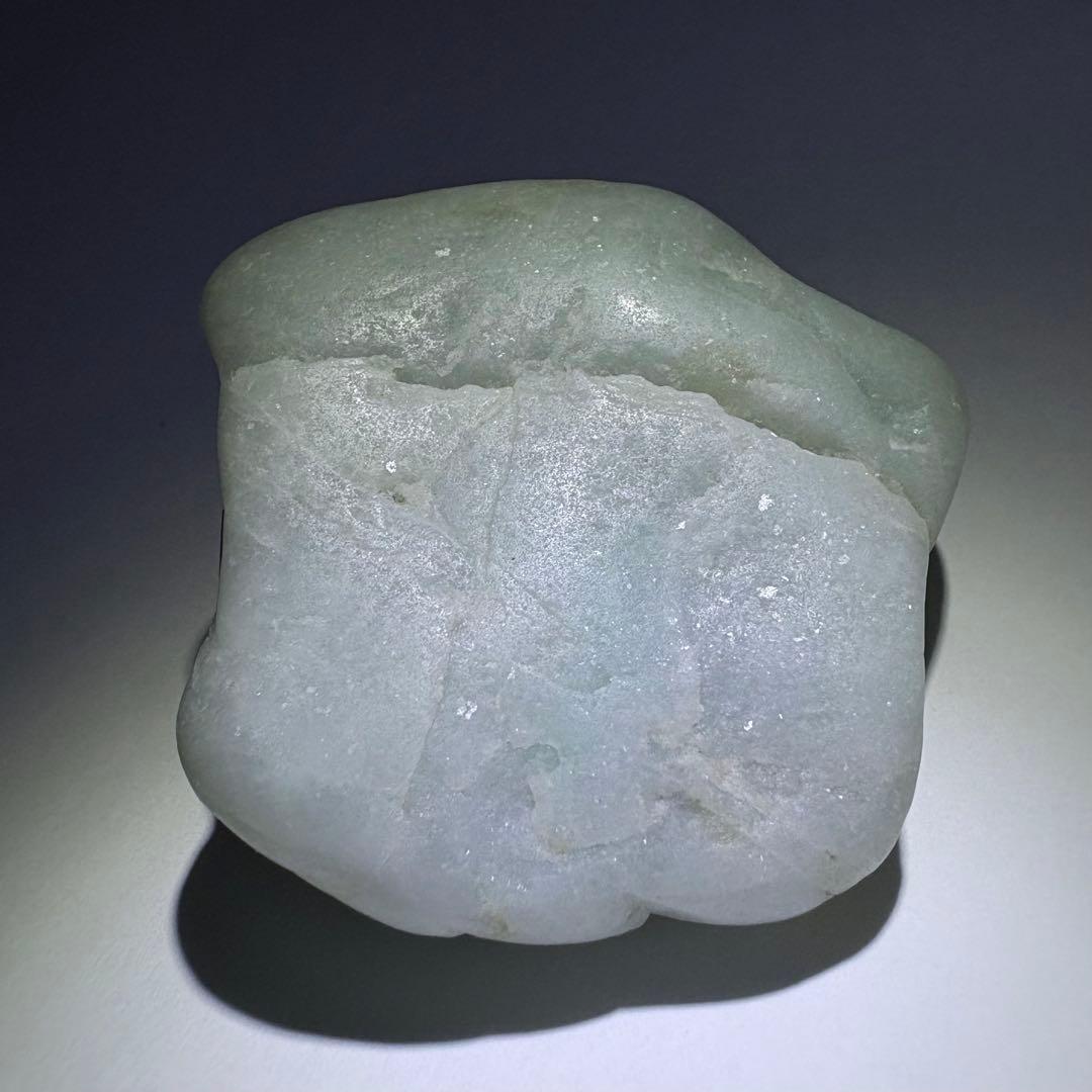 糸魚川　翡翠　ヒスイ　ひすい　海石　約68g