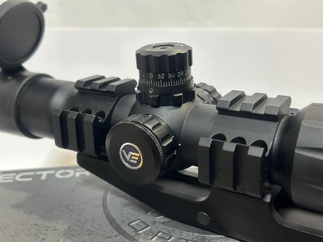 ベクターオプティクス Mustang 1.5-4x30 タクティカルスコープ