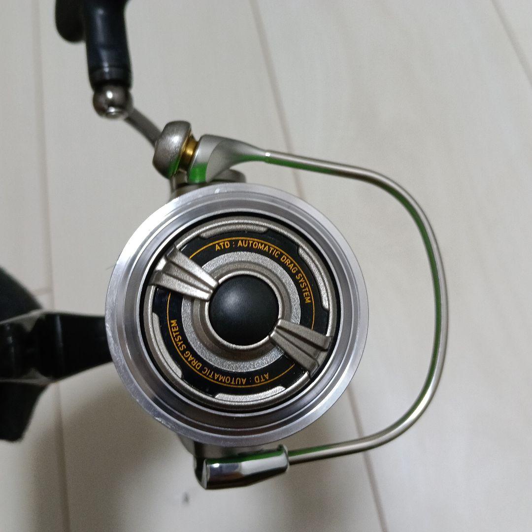 ダイワ　TRISO 2000H-LBD スピニングリール