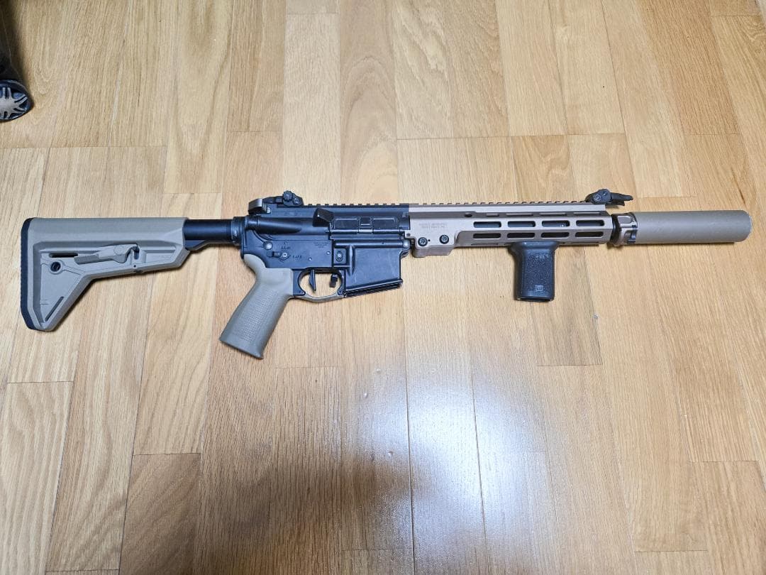 東京マルイ　MWS M4A1 カスタム品　Geissele MK16 9.3”