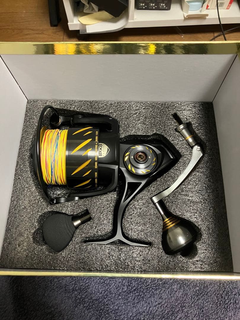 S*K様 週末値下げ中　超美品　PENN オーソリティ 8500HS