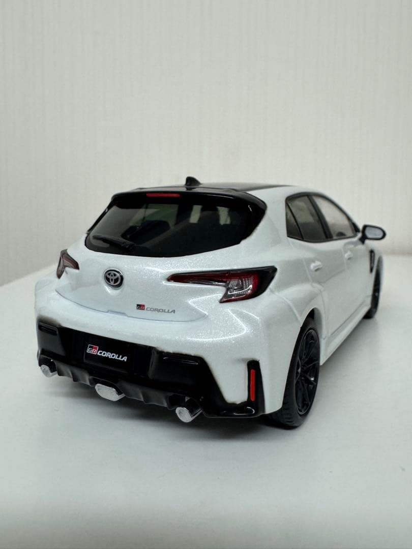GR COROLLA GRカローラ　カラーサンプル　プラチナホワイトパールマイカ