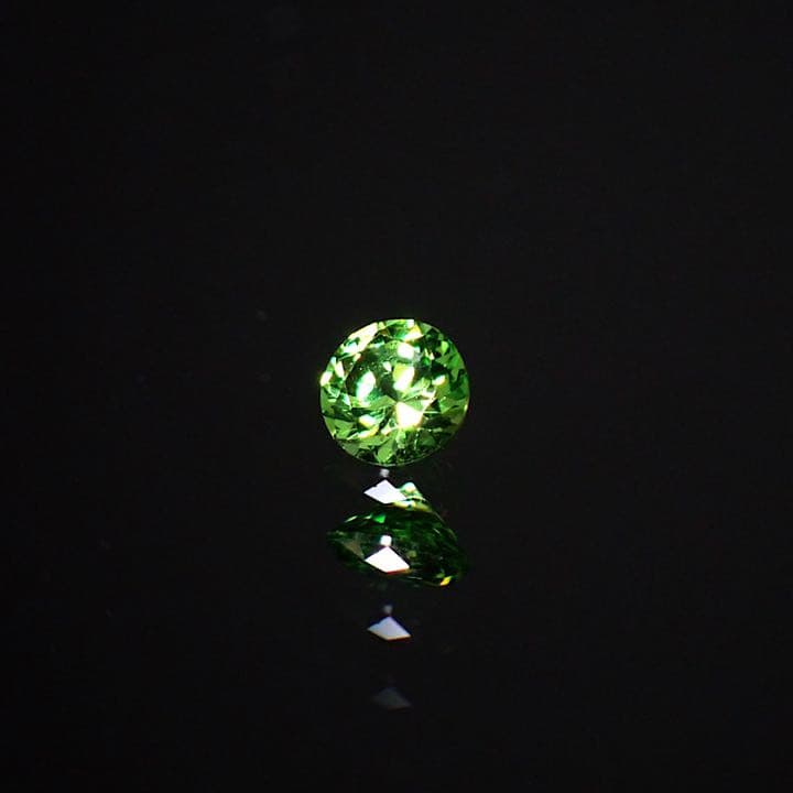 【ロシア産】デマントイドガーネット