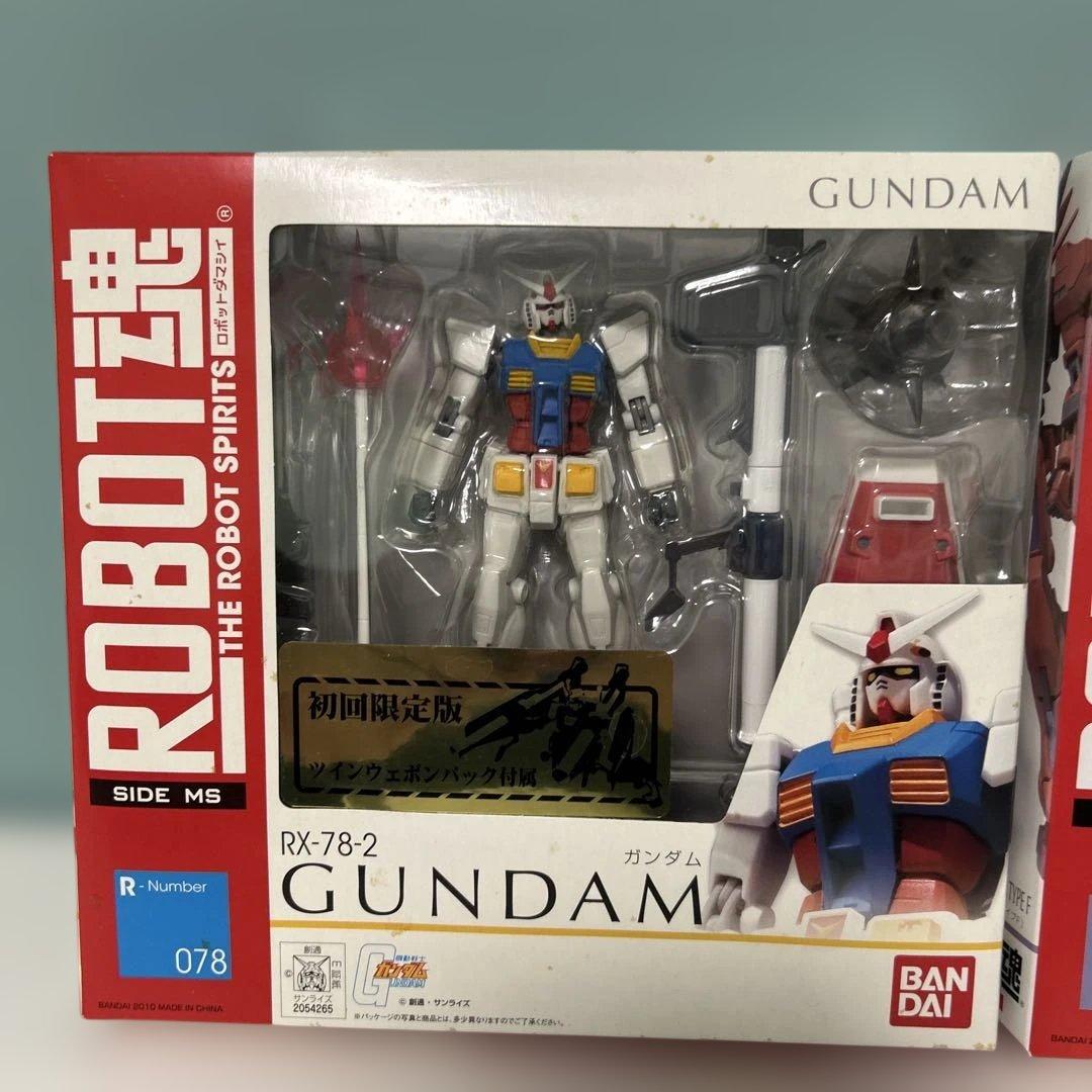 t893 ROBOT魂 RX-78-2 ガンダム & アストレアTYPE F