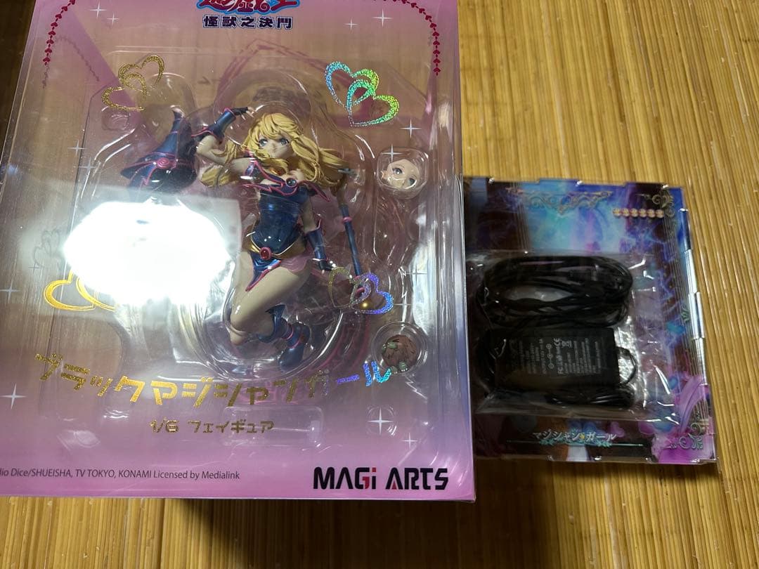 ブラックマジシャンガール　1/6フィギュア　専用ケース付き