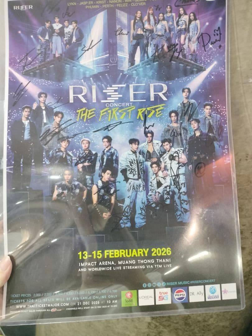 GMMTV RISER 自筆サイン入りポスター PondPhuwin