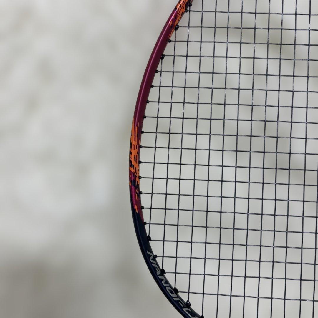 【極美品】ヨネックス　バドミントンラケット ナノフレア700