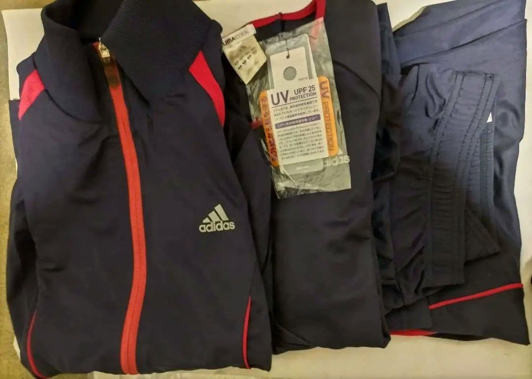 新品！アディダス〜レディースＵＶトレーニングウエア3点セット！