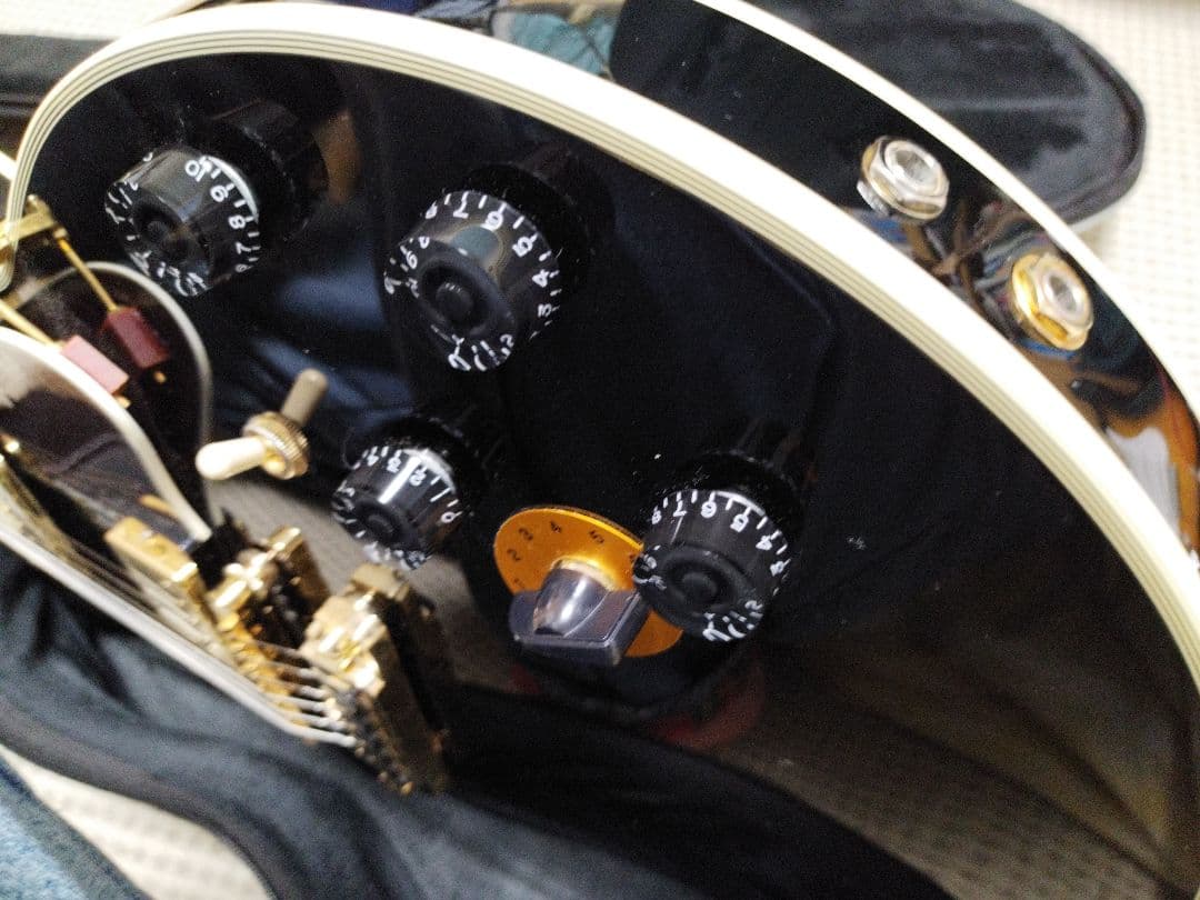 ギター Epiphone Lucille