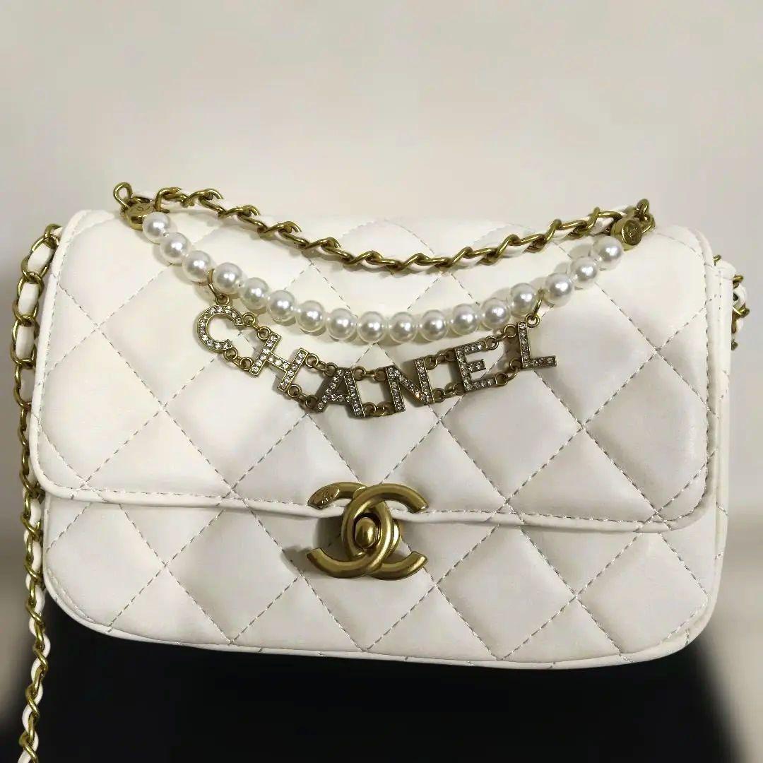 CHANEL　ノベルティ　チェーンショルダーバッグ　ホワイト