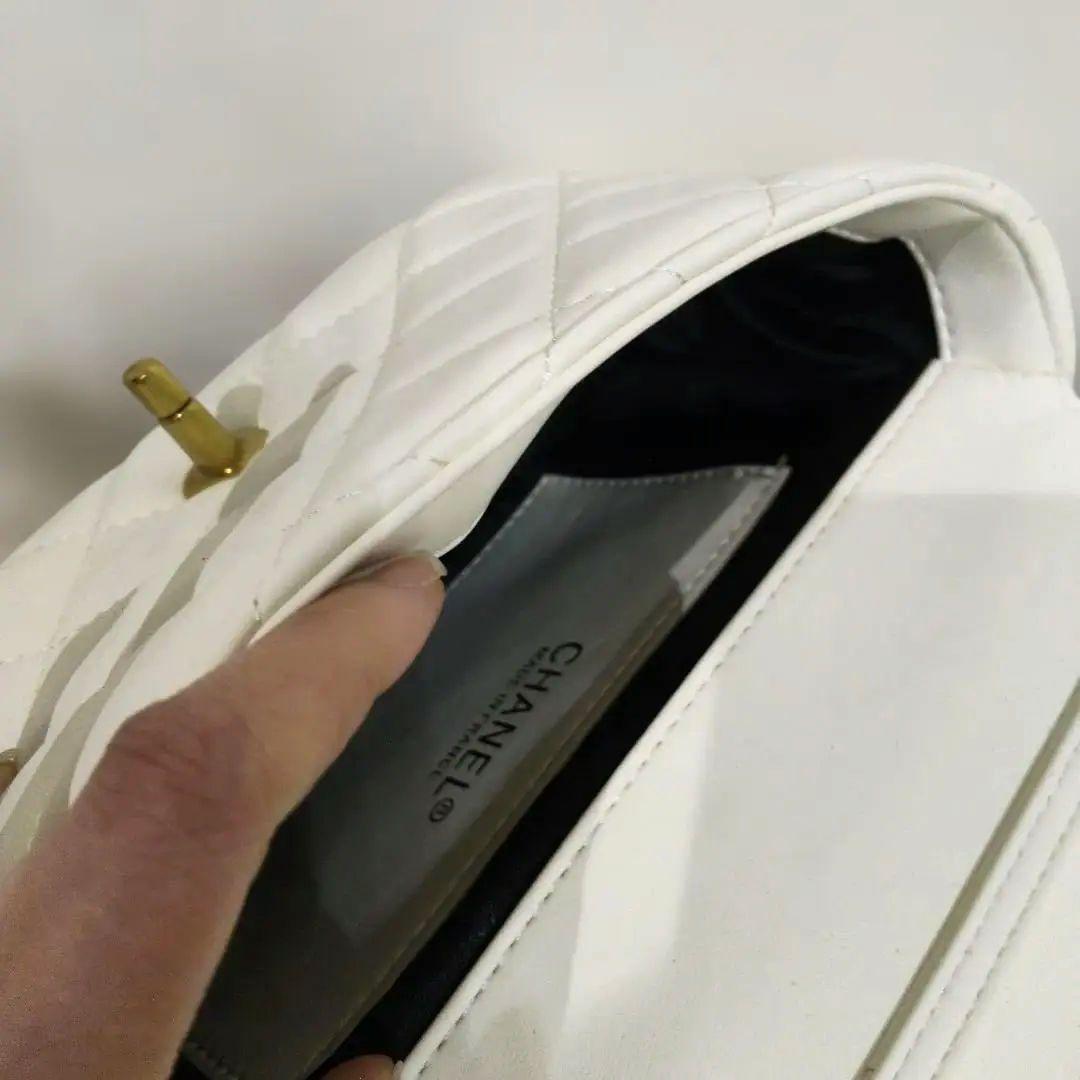 CHANEL　ノベルティ　チェーンショルダーバッグ　ホワイト