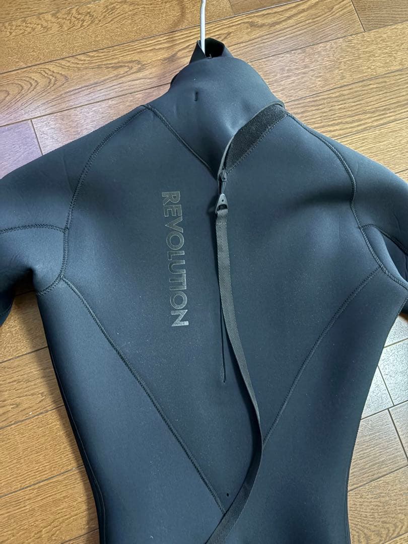 REVOレボリューション 高級素材セミドライ・フルスーツ【L〜XL相当】