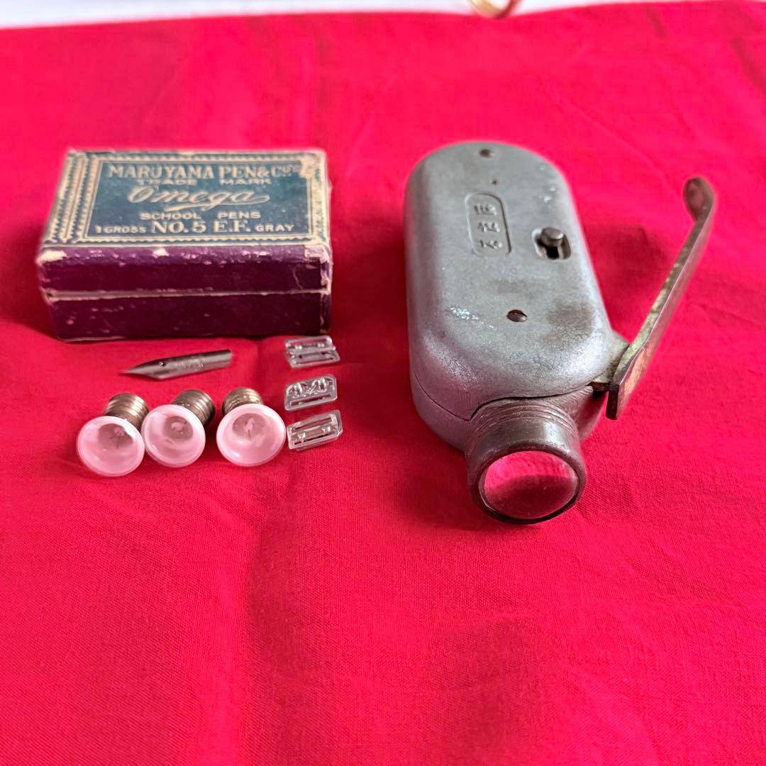 ￼ 2245様感謝‼️貴重な史料‼️「ほたる灯」旧日本軍特許ほたる懐中電灯➕電球部品