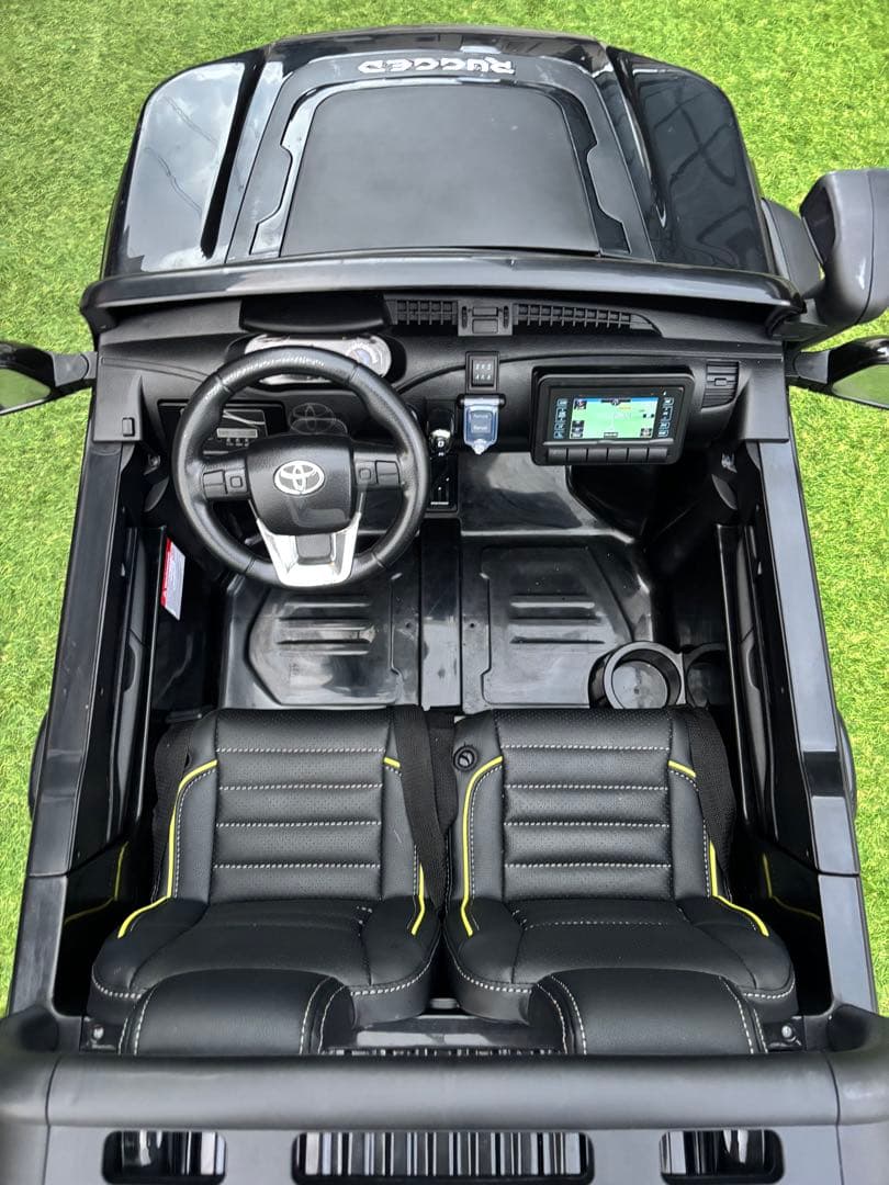 専用【値下げ】4WD 乗用玩具乗用ラジコン トヨタ ハイラックス 2人乗り