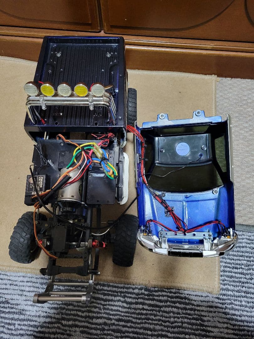 タミヤRC フォードF350 ハイリフト電動RCカープロポ、ライトユニット付き