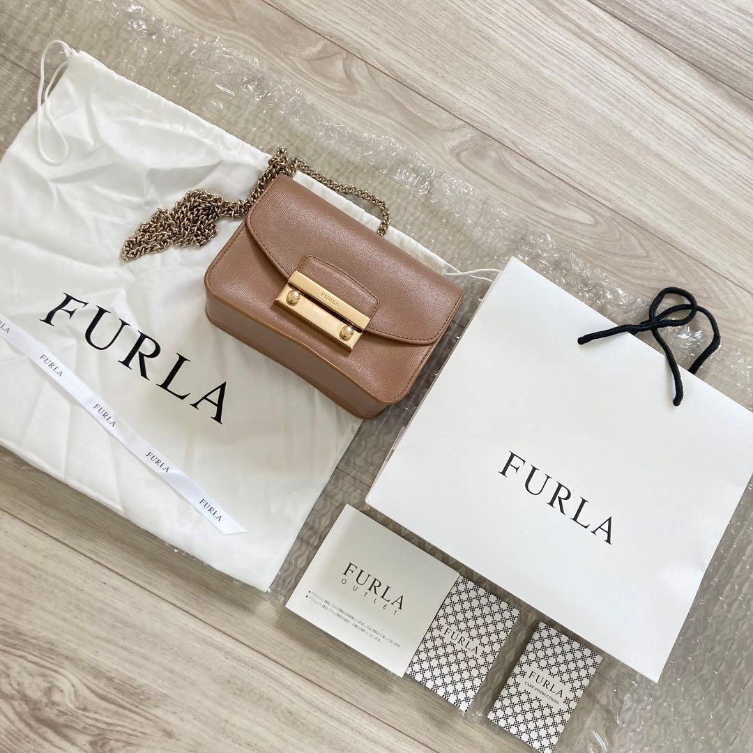 美品　フルラショルダーバッグ　ミニバッグベージュメトロポリス？