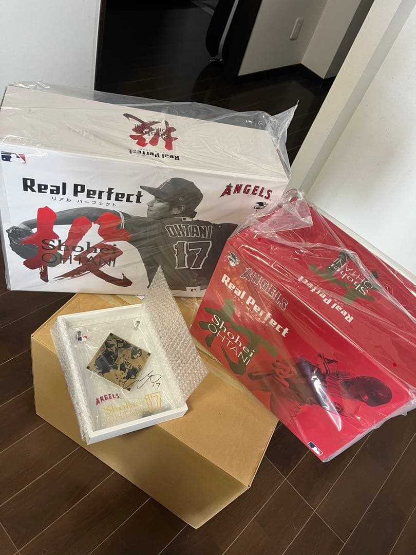 大谷翔平 プレミアムフィギュア（投)（打）セット！ サイン入りアクリルプレート付