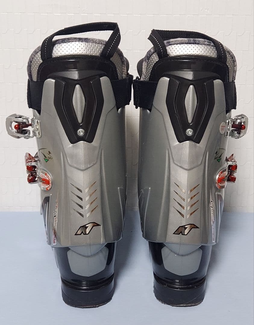 NORDICA スキーブーツ 26-26.5cm 収納バッグ付き