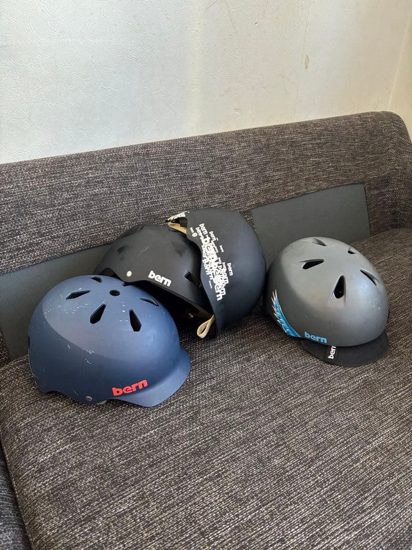 値下げ　bern ヘルメット　セット　スケボー　スノボー　自転車にも
