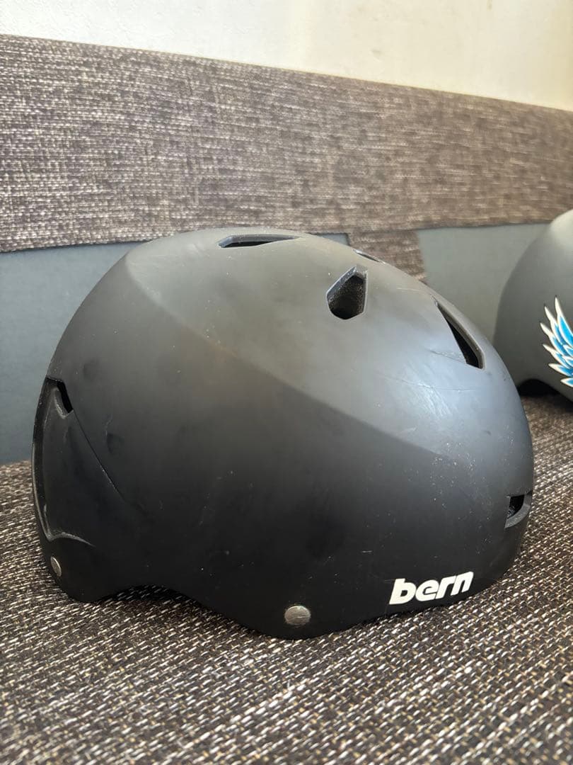値下げ　bern ヘルメット　セット　スケボー　スノボー　自転車にも