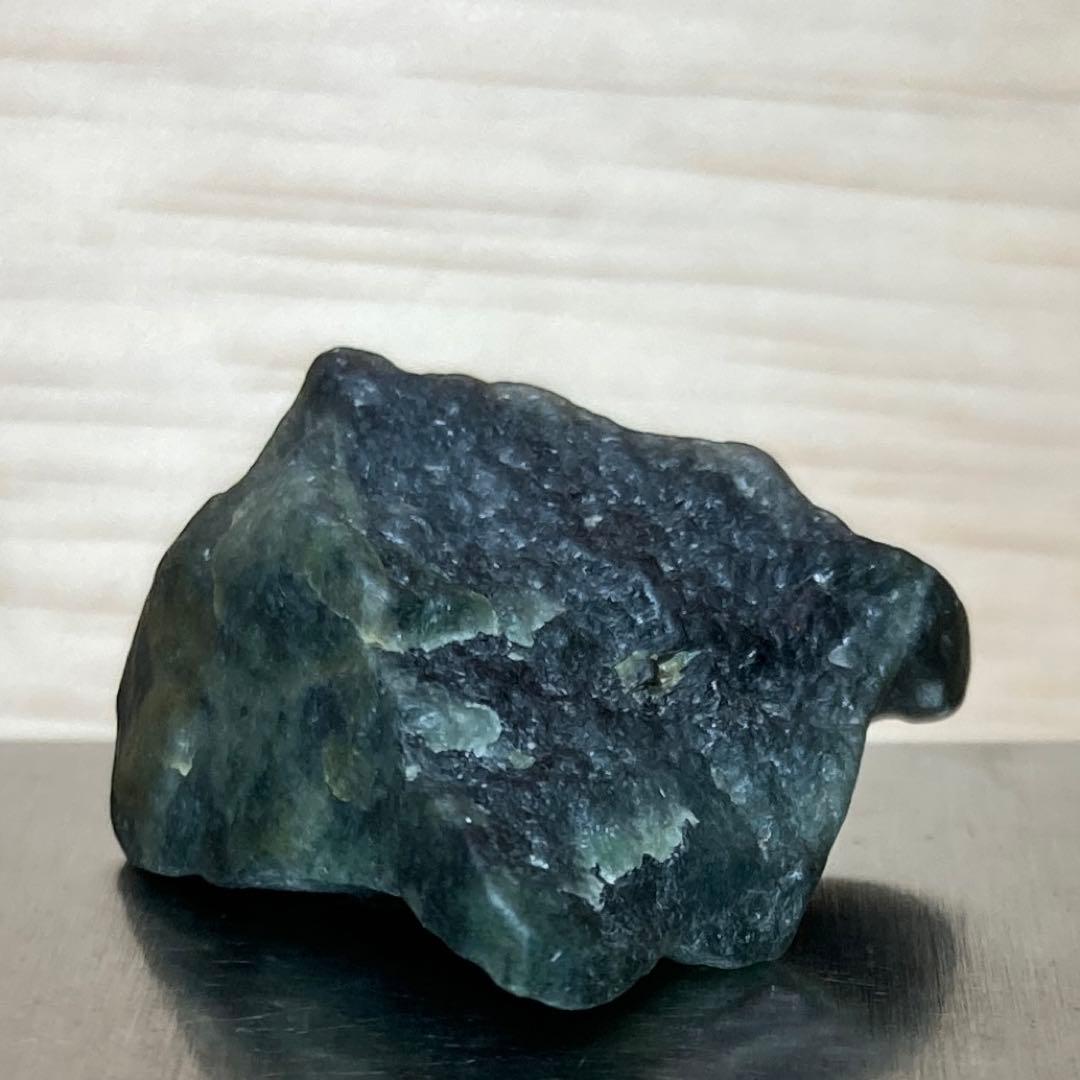 糸魚川翡翠　入りコン沢 茄子紺 翡翠　原石　5.2ｇ