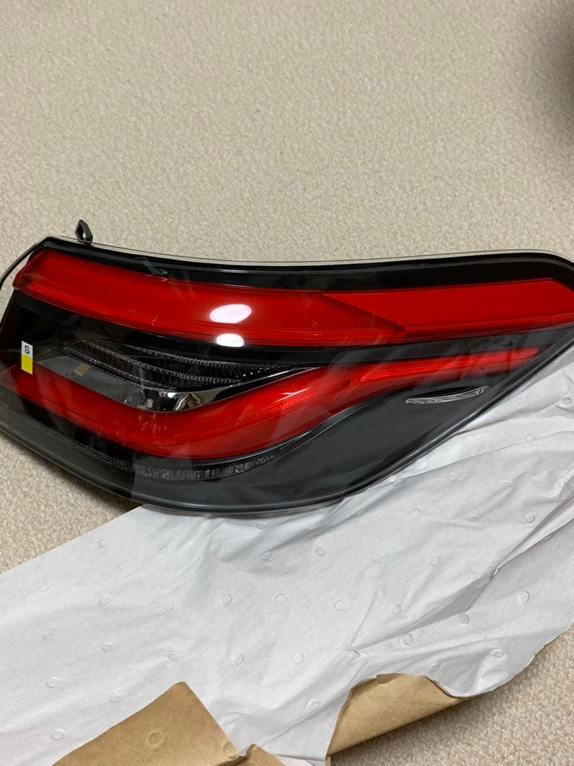 クラウン テールランプ 右　AZSH21